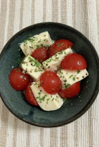 トマトと塩こうじ豆腐のカプレーゼ