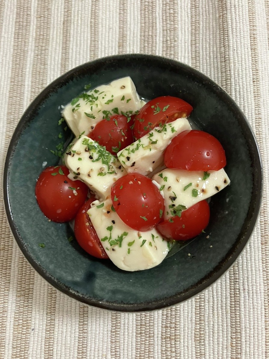 トマトと塩こうじ豆腐のカプレーゼの画像