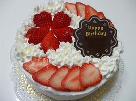 ハートのいちごでBirthDayケーキ♪