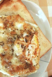 簡単&やみつき☆チーズと卵のトースト