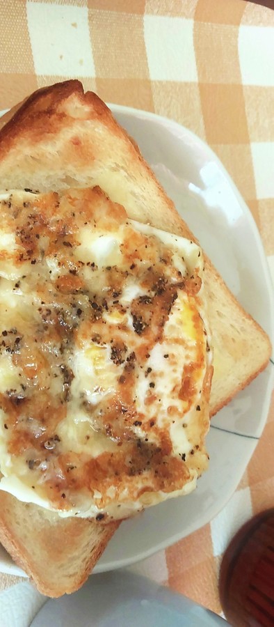 簡単&やみつき☆チーズと卵のトーストの写真