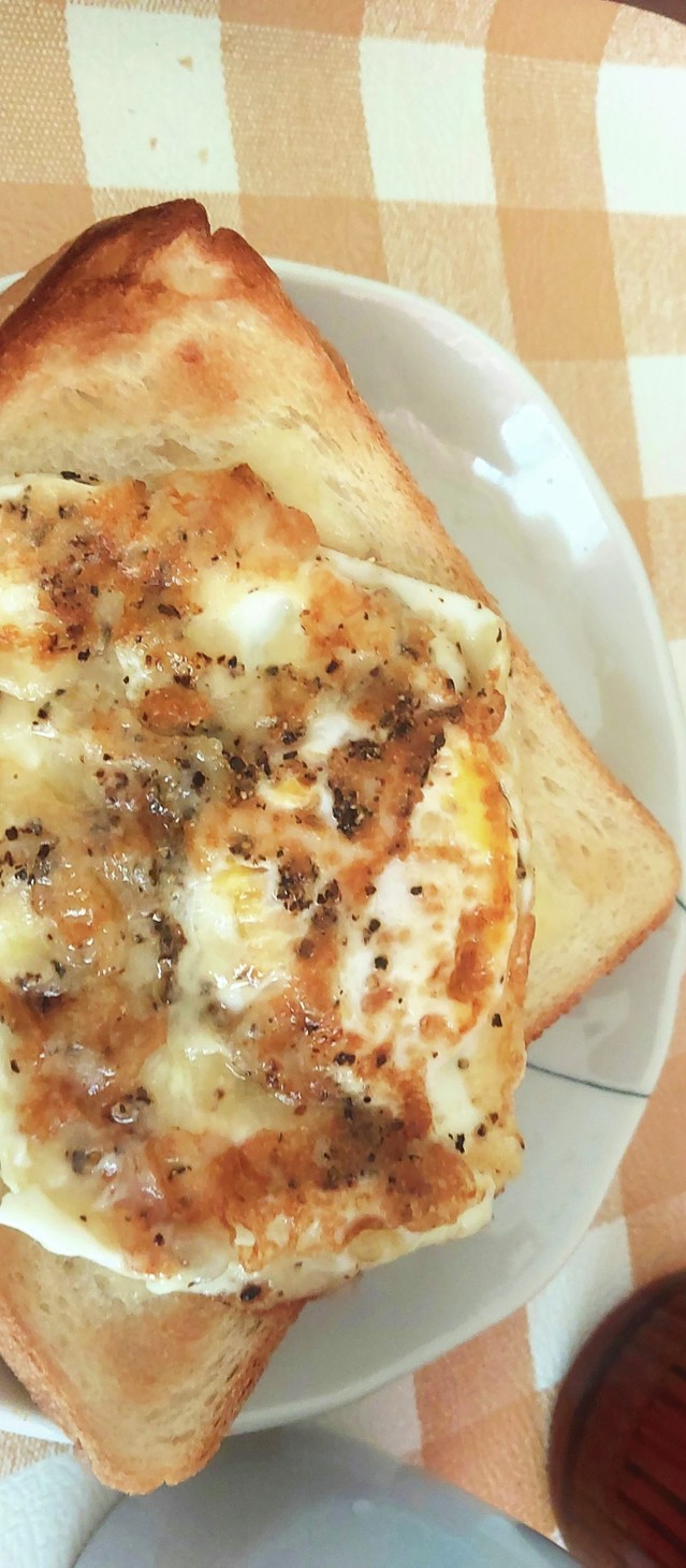 簡単&やみつき☆チーズと卵のトーストの画像