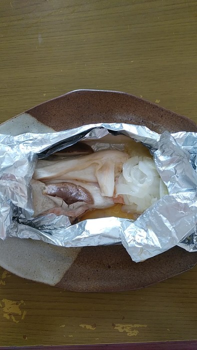 塩鮭レモンバターホイル焼きの写真
