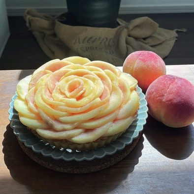 【本格・簡単】桃のレアチーズタルトの写真