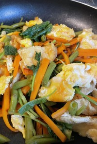 空芯菜と油揚げと卵の炒め物