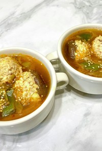 椎茸の肉詰め入りキムチスープ
