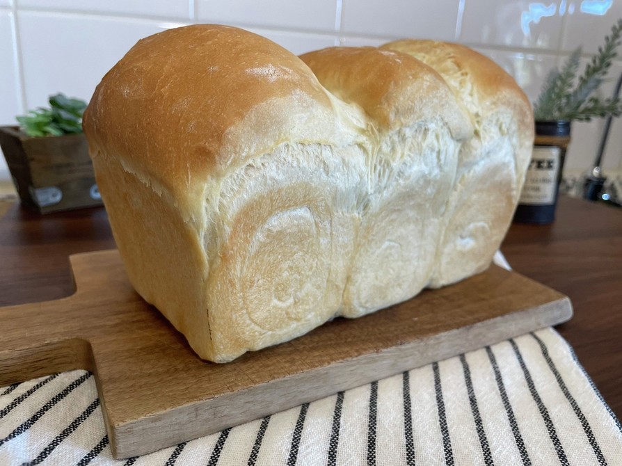 パウンド型でぐんぐん伸びる1斤食パンの画像