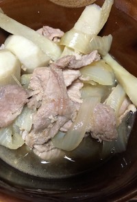 豚肉と玉ねぎとごぼうと里芋の煮物