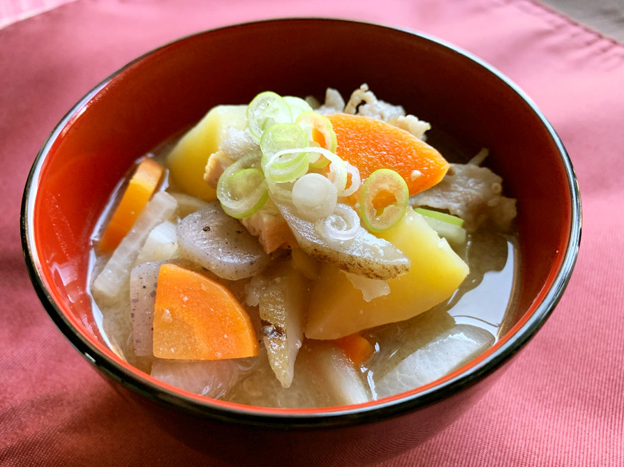 【腸活レシピ】塩麹で作る根菜たっぷり豚汁の画像