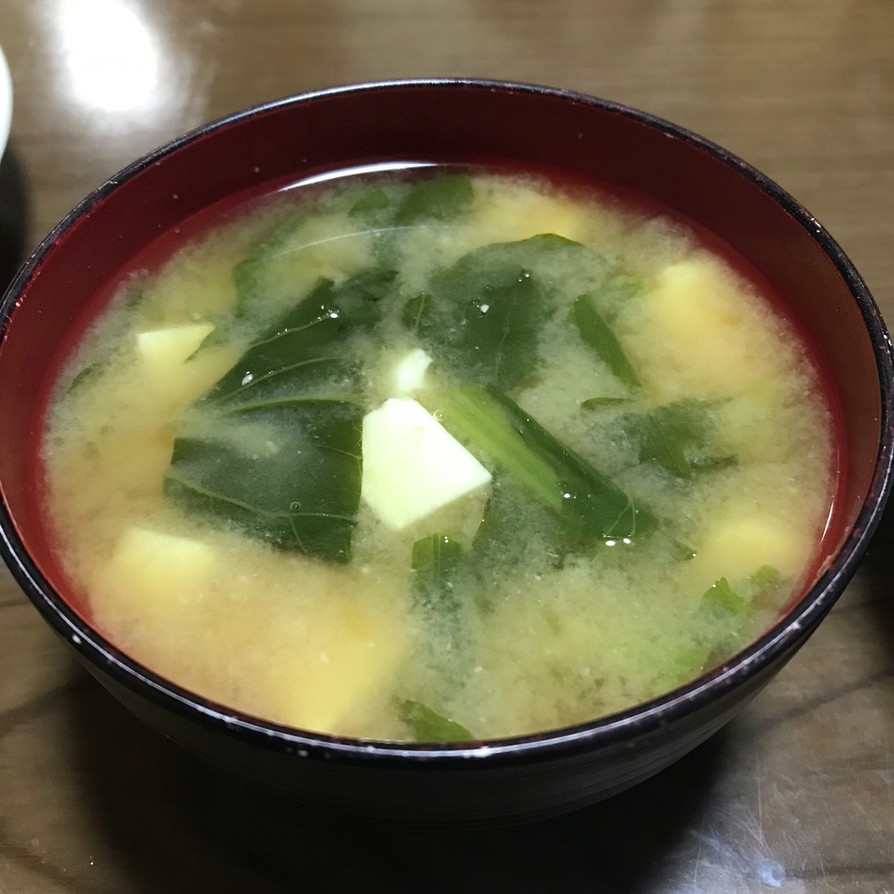 小松菜と豆腐の味噌汁の画像