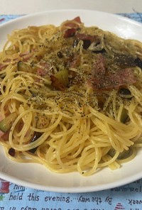スパゲティ・茄子のペペロンチーノ