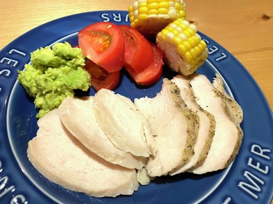 ダイエット&筋トレ飯にハーブソフト鶏ハムの写真