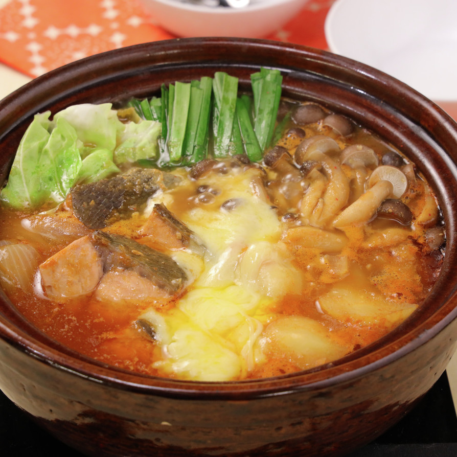 コクうま☆鮭のチーズタッカルビ風キムチ鍋の画像