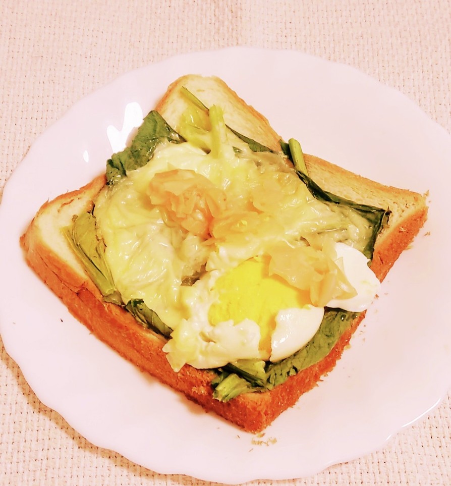“小松菜チーズガリ紅生姜おろしトースト”の画像