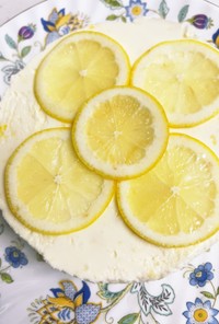 軽い甘酸っぱいレモンレアチーズケーキ