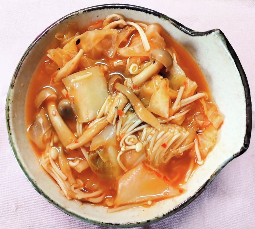 キャベツと しめじエノキの ピリ辛スープの画像
