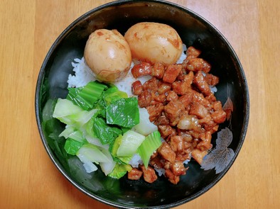魯肉飯（ルーローハン）の写真