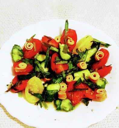 “ニラきゅうりミニトマト車麩中華サラダ”の写真