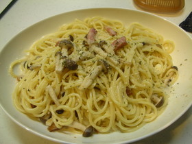◆しめじとベーコンのクリームパスタ◆