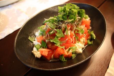 くずし豆腐のトマトと大葉たっぷりサラダの画像