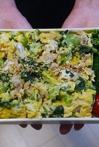 レンジ簡単★豚肉と小松菜の卵とじ丼弁当