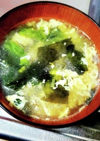 レタス青い部分で♫ワカメ卵スープ