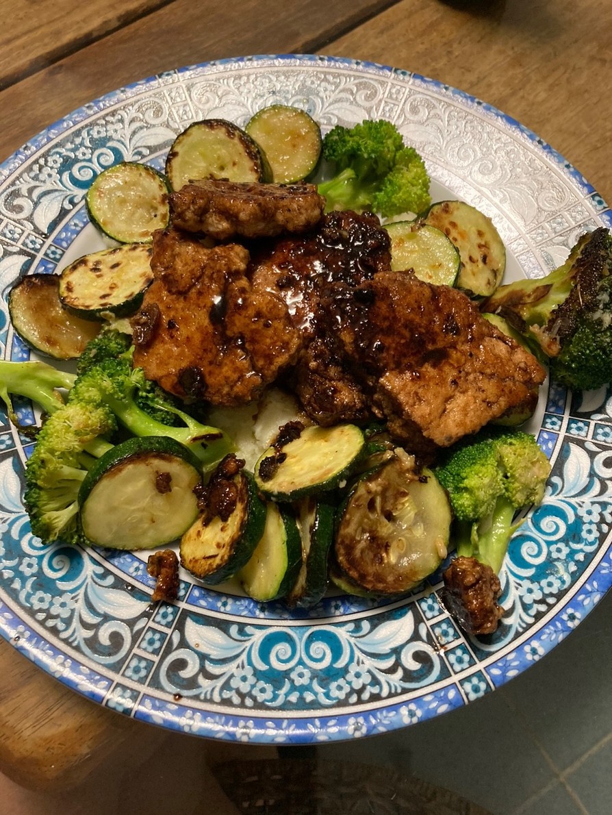 緑野菜と鶏ミンチのバルサミコ酢和えの画像