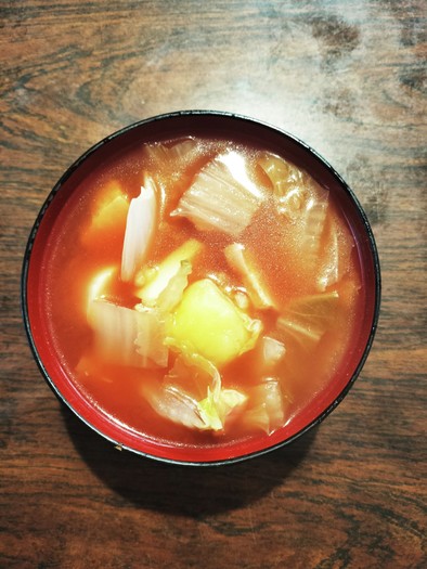 ベーコン白菜エリンギトマトコンソメスープの写真