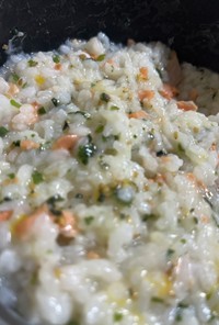 生米から作る！鮭とわかめのチーズリゾット