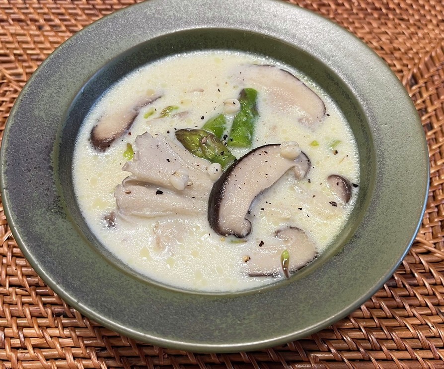 アスパラ•キノコの豆乳スープの画像