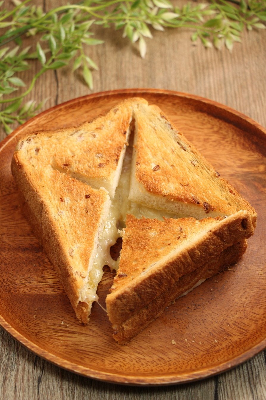 簡単！最高に美味しい☆チーズトーストの画像