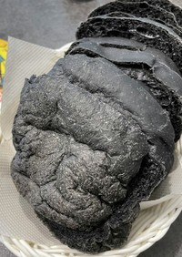 竹炭パウダー入り　食パン