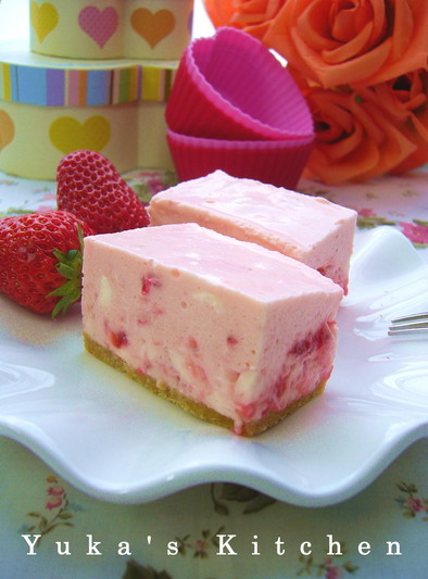 ストロベリーレアサワークリームケーキの写真