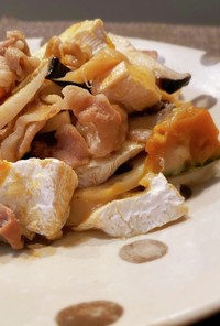 豚肉と秋野菜の味噌蒸し カマンベール入り