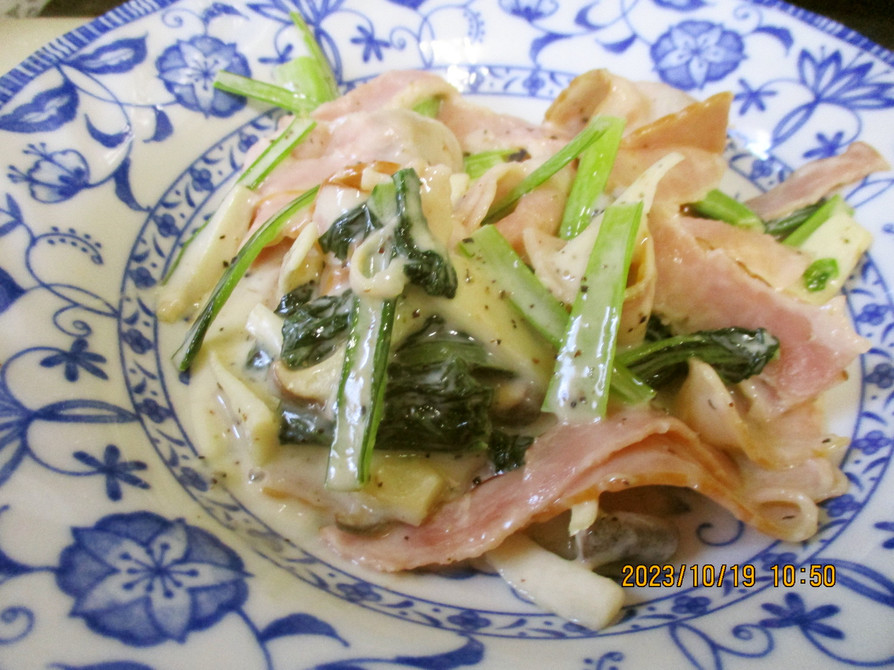 ベーコン小松菜の　ホワイトソース炒めの画像