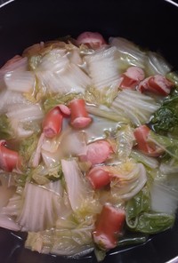 簡単★白菜とソーセージのくたくたスープ