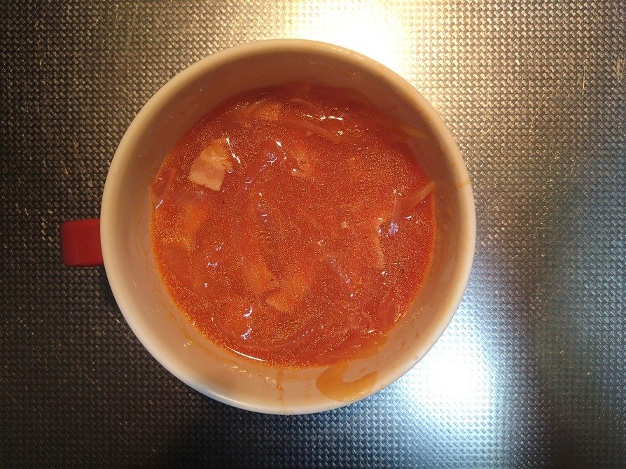 トマトジュースを使って作るトマトスープの画像