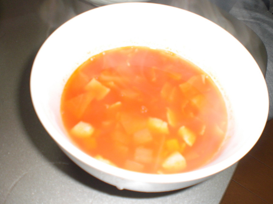 お豆と野菜たっぷり！トマトスープの画像