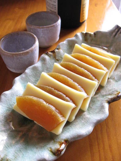 日本酒のお供に☆奈良漬チーズの写真