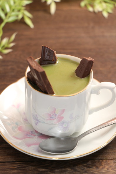 抹茶麹甘酒　ホットチョコレートの写真