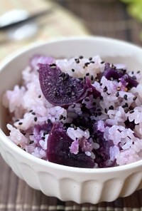 炊飯器で　紫薩摩芋の炊き込みご飯