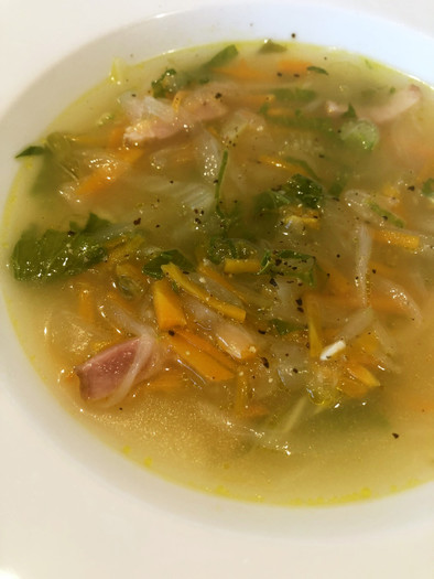 香味野菜の千切りスープの写真