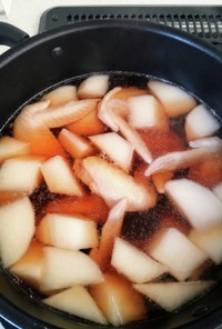八方汁で作る手羽元と大根のスープ