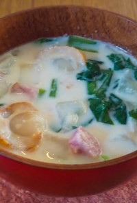 ホタテと小松菜の酒粕スープ