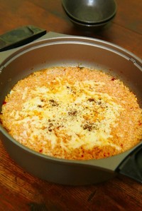 水炊き鍋の〆のピリ辛とろーりチーズの雑炊