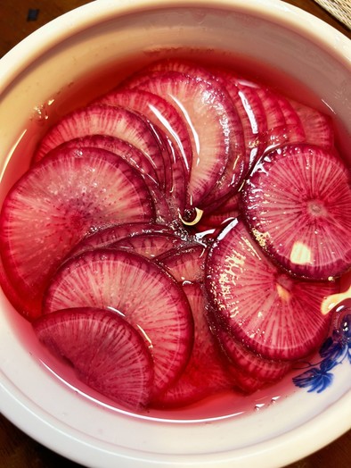 かんたん酢で紫大根の甘酢漬けの写真