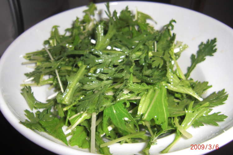 春菊と水菜のサラダ レシピ 作り方 By ワンピ クックパッド