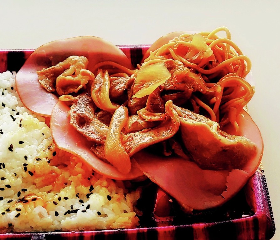 “豚の生姜焼き玉葱スパゲティーハム畑”の画像