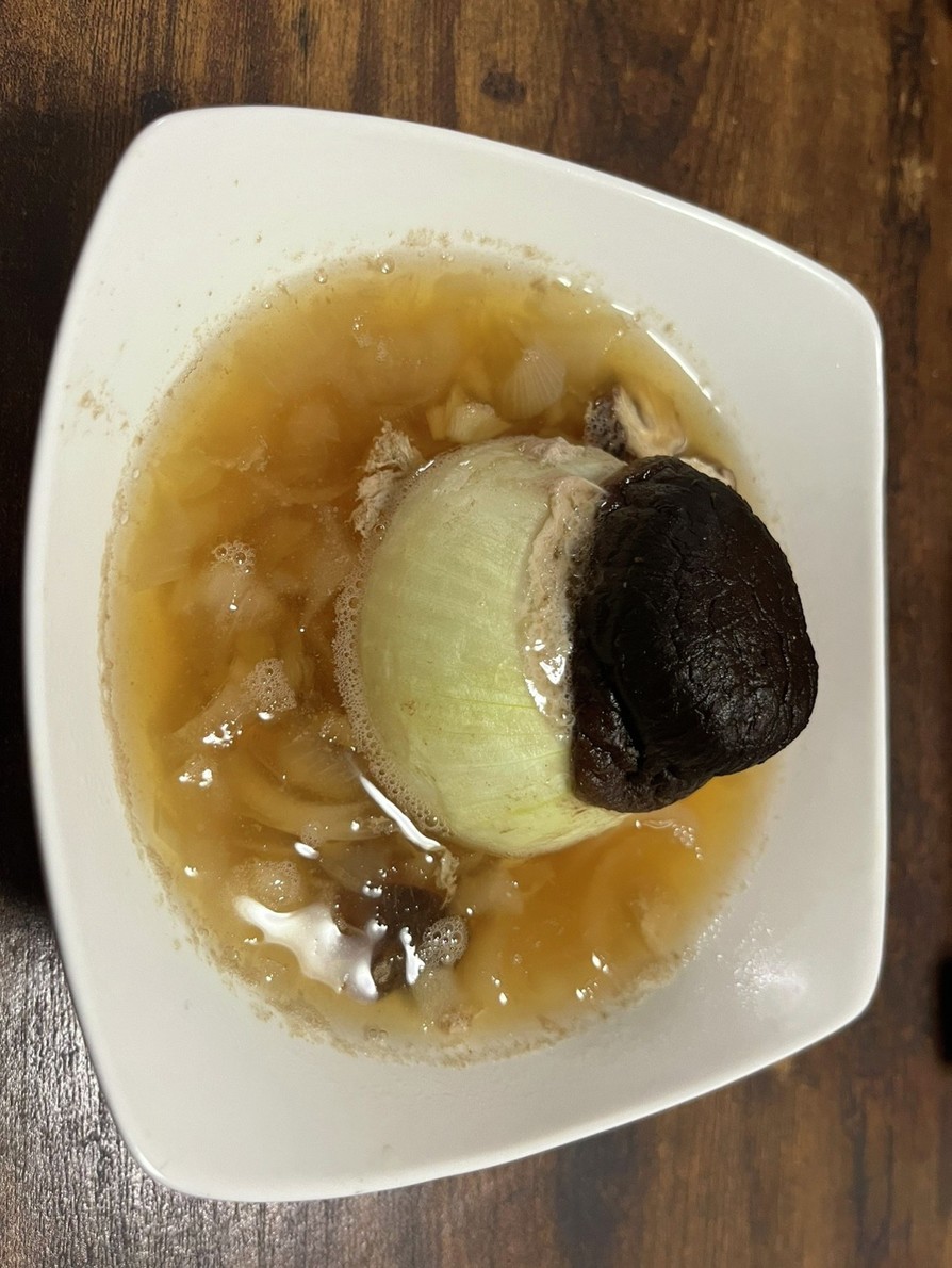 干し椎茸とごぼうの丸ごと玉ねぎの肉詰めの画像