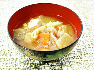 【いばらき美味しお給食！】鮭と根菜の粕汁の写真